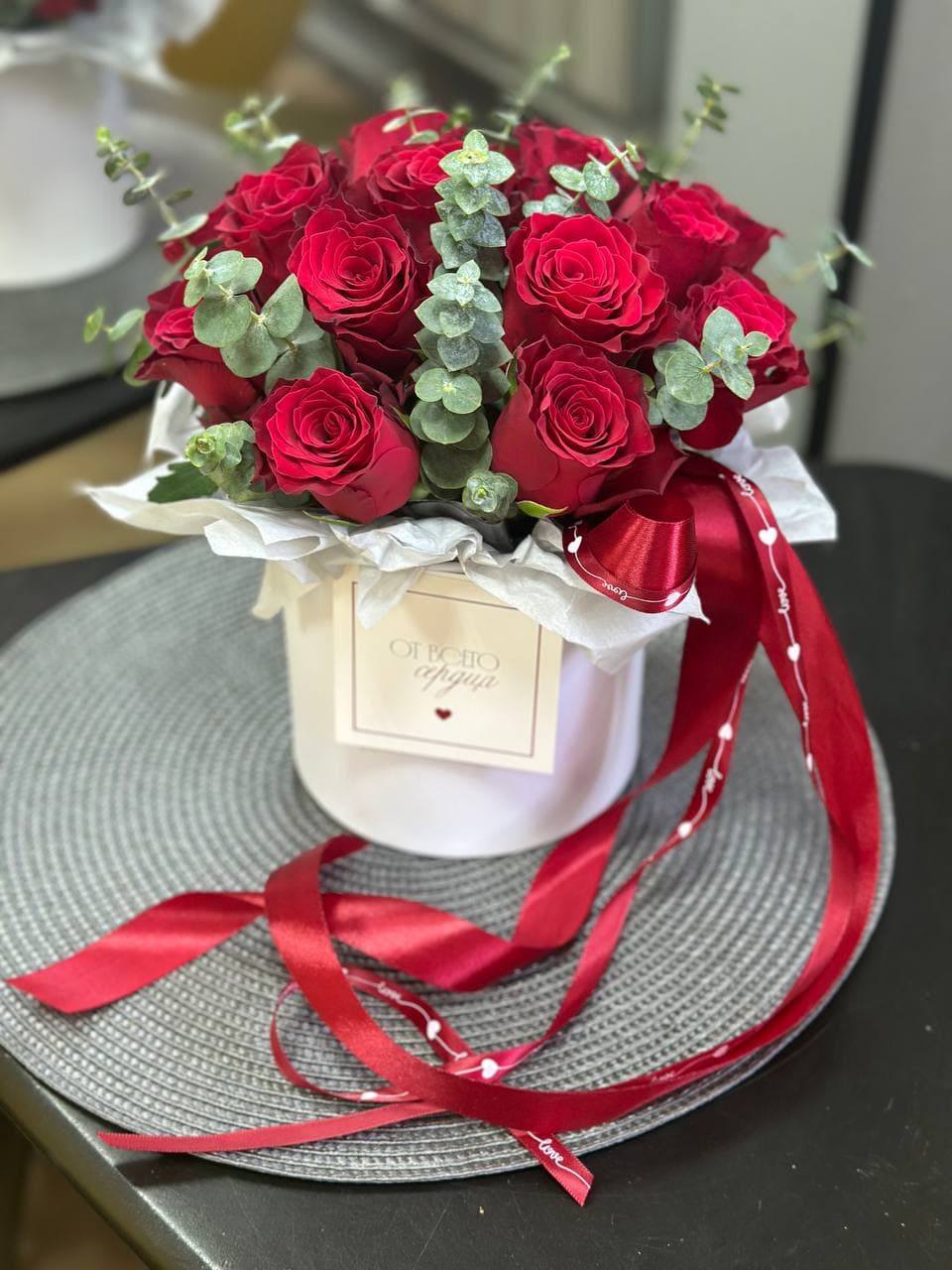 Розы в коробке "Родос 21"