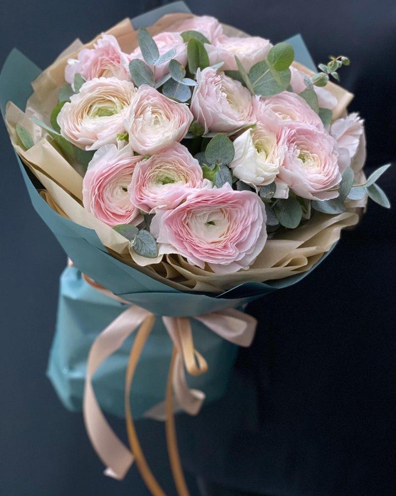 Bouquet of ranunculus "Jade"