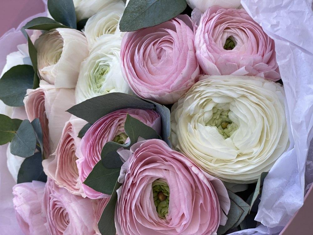 Bouquet of ranunculus "Lush"