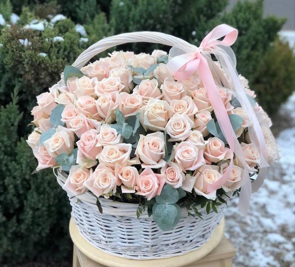 Flower basket "Powdery vanilla"