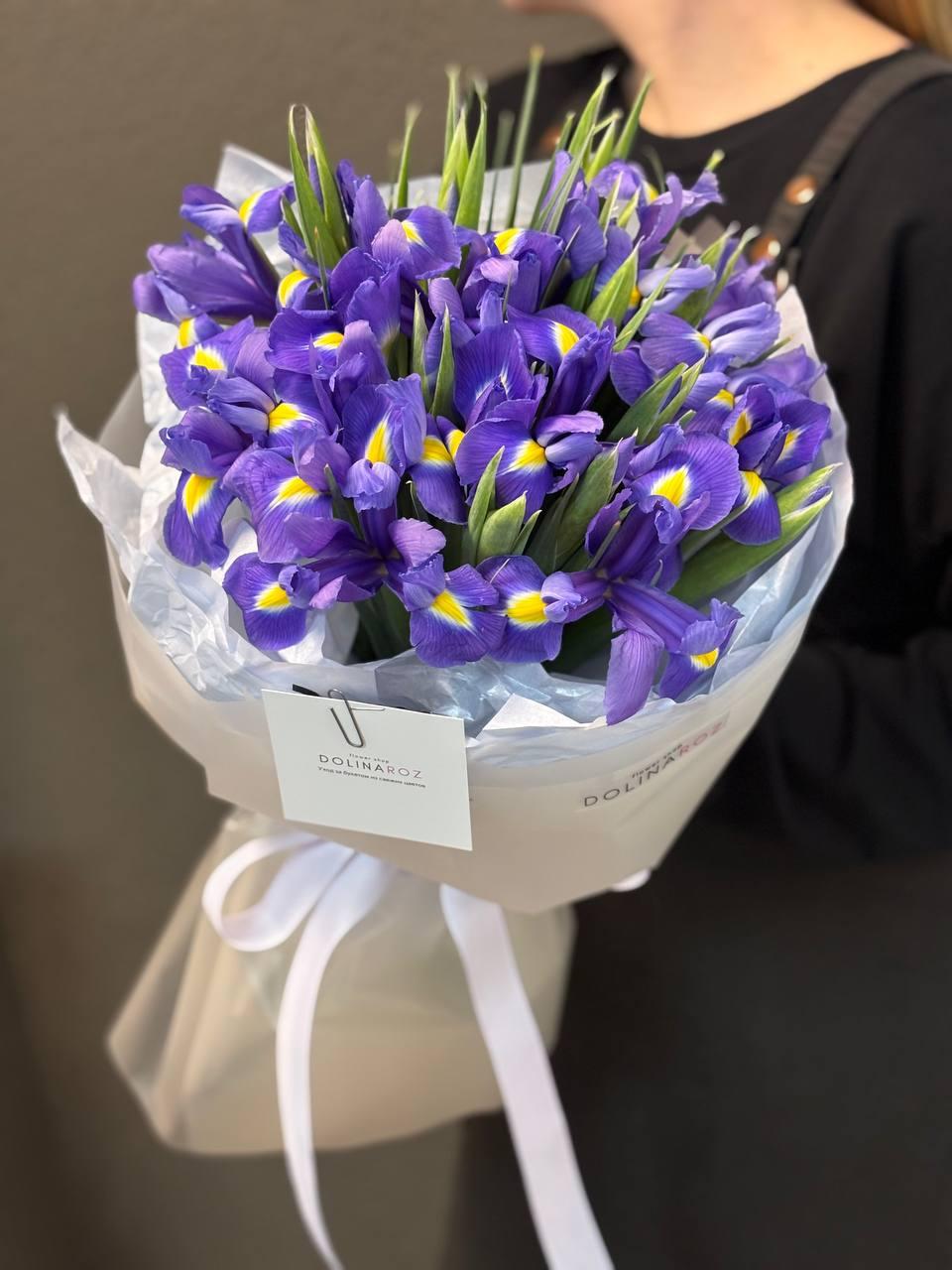 Bouquet of irises "Diana"