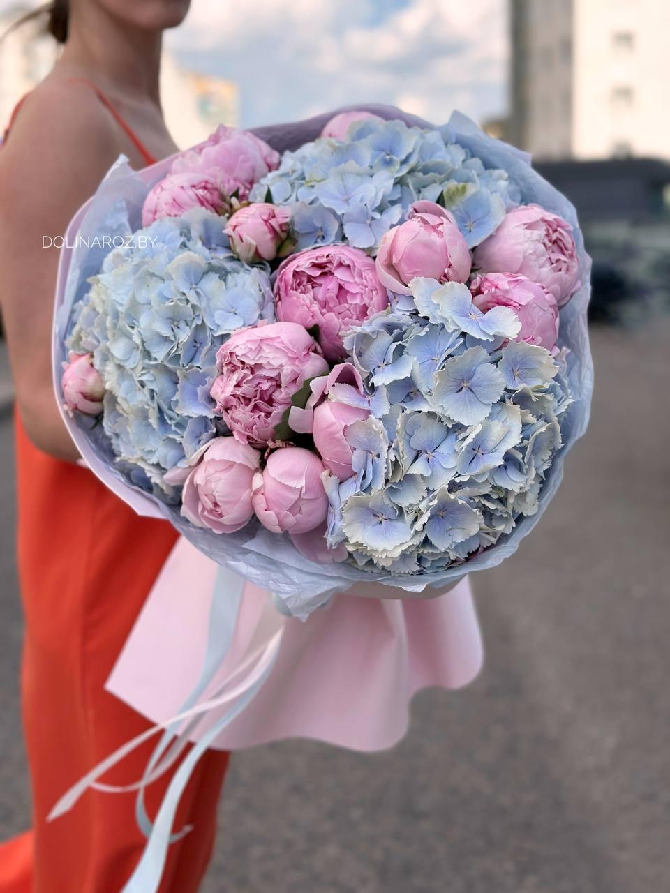 Composite bouquet "Ocean of Tenderness"