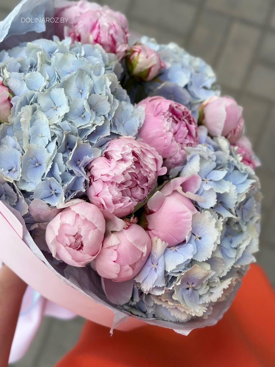 Composite bouquet "Ocean of Tenderness"