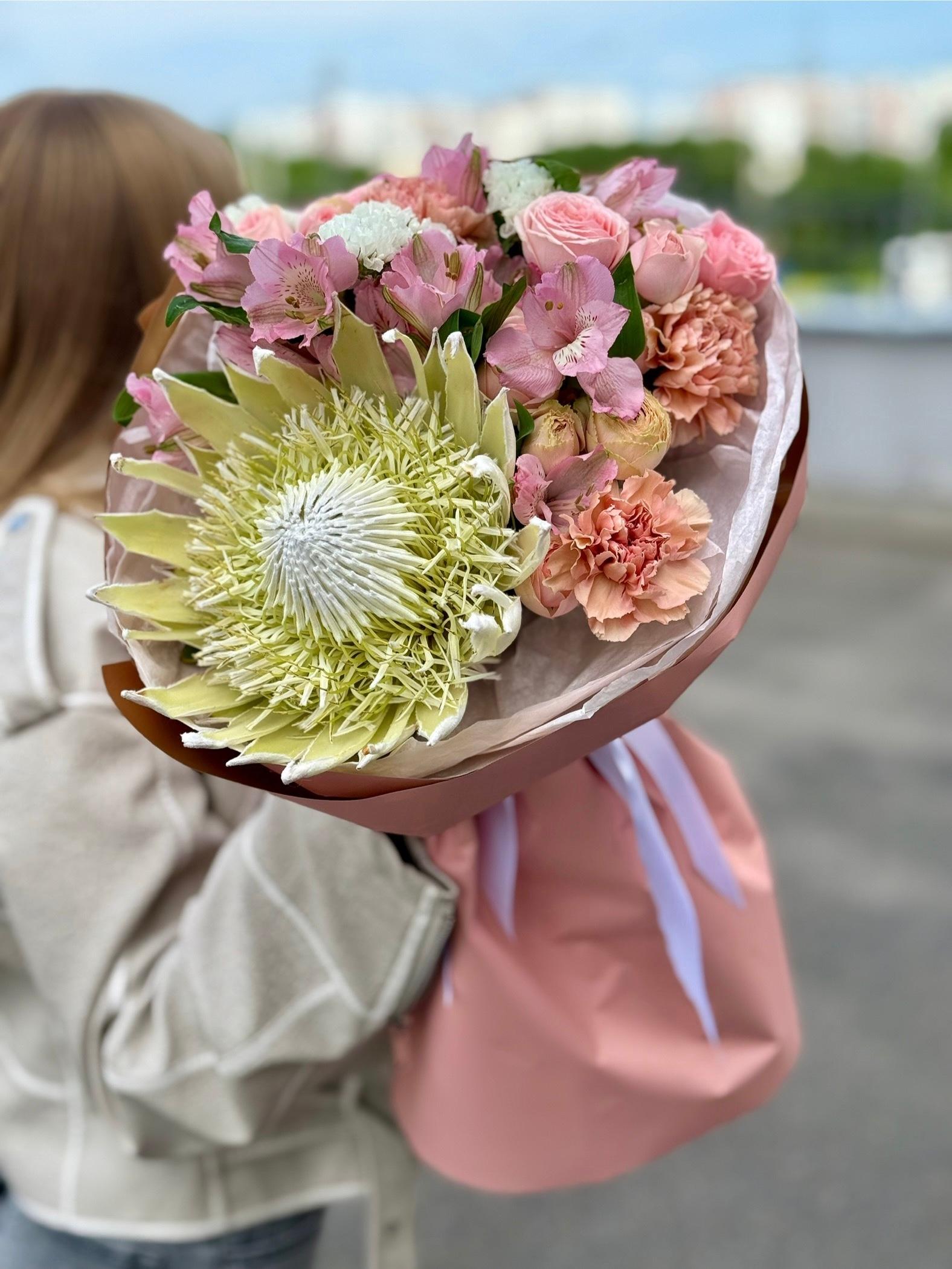 Composite bouquet "Tender protea"