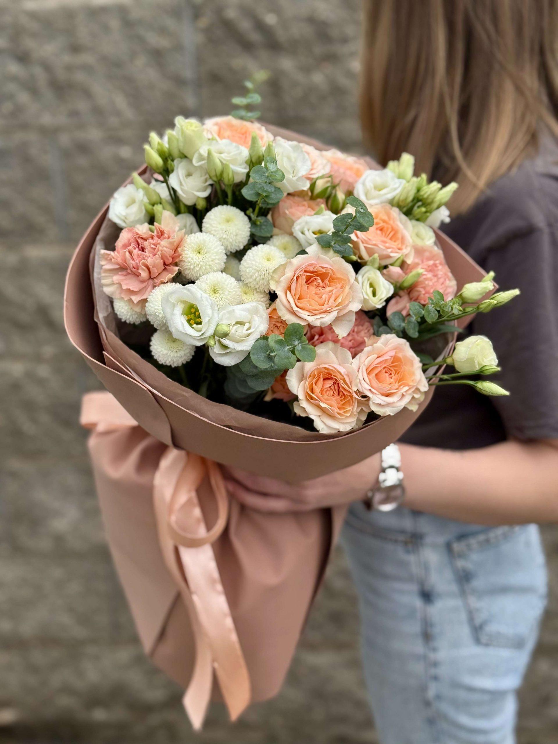 Composite bouquet "Cream mousse"