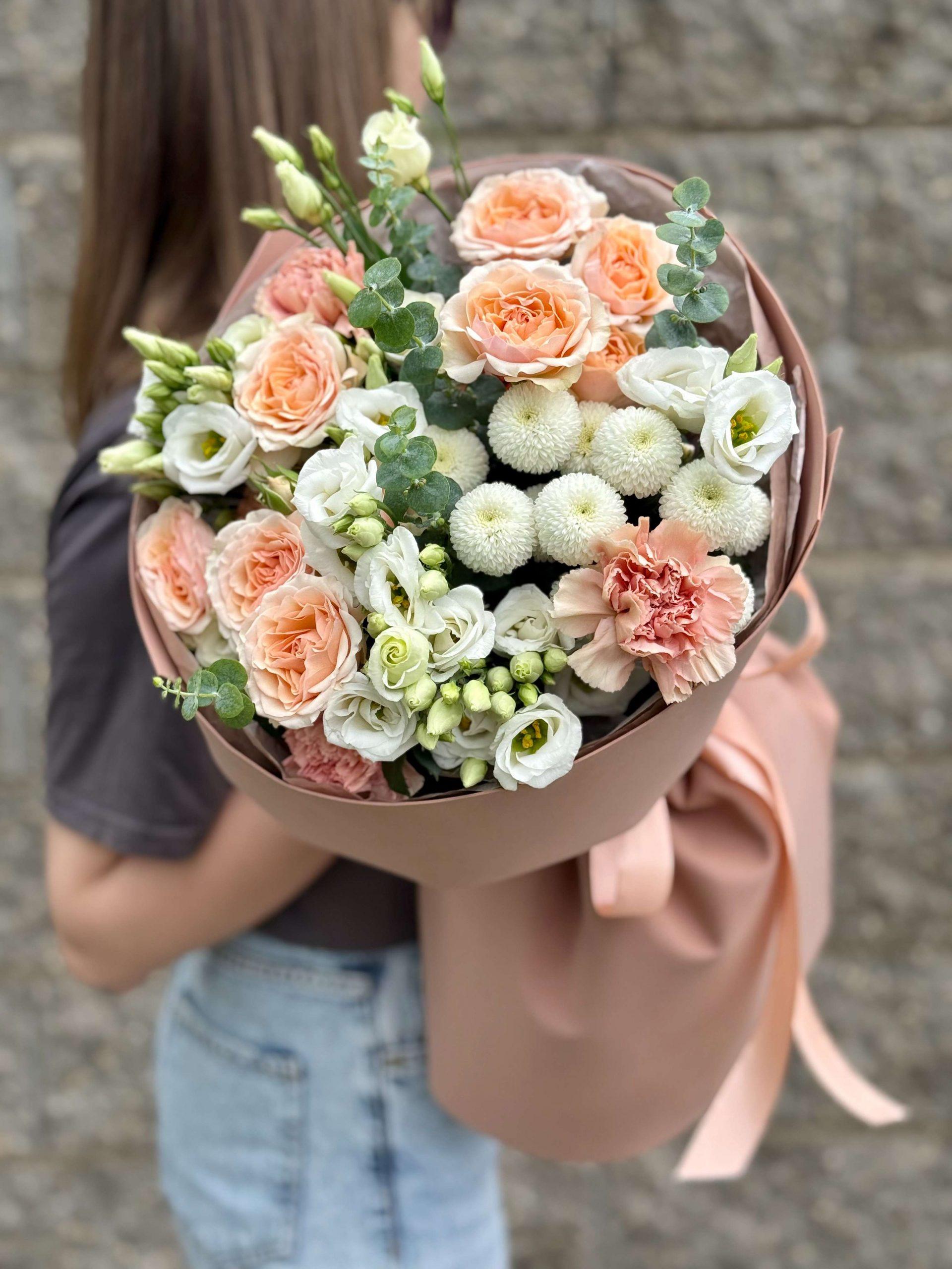 Composite bouquet "Cream mousse"