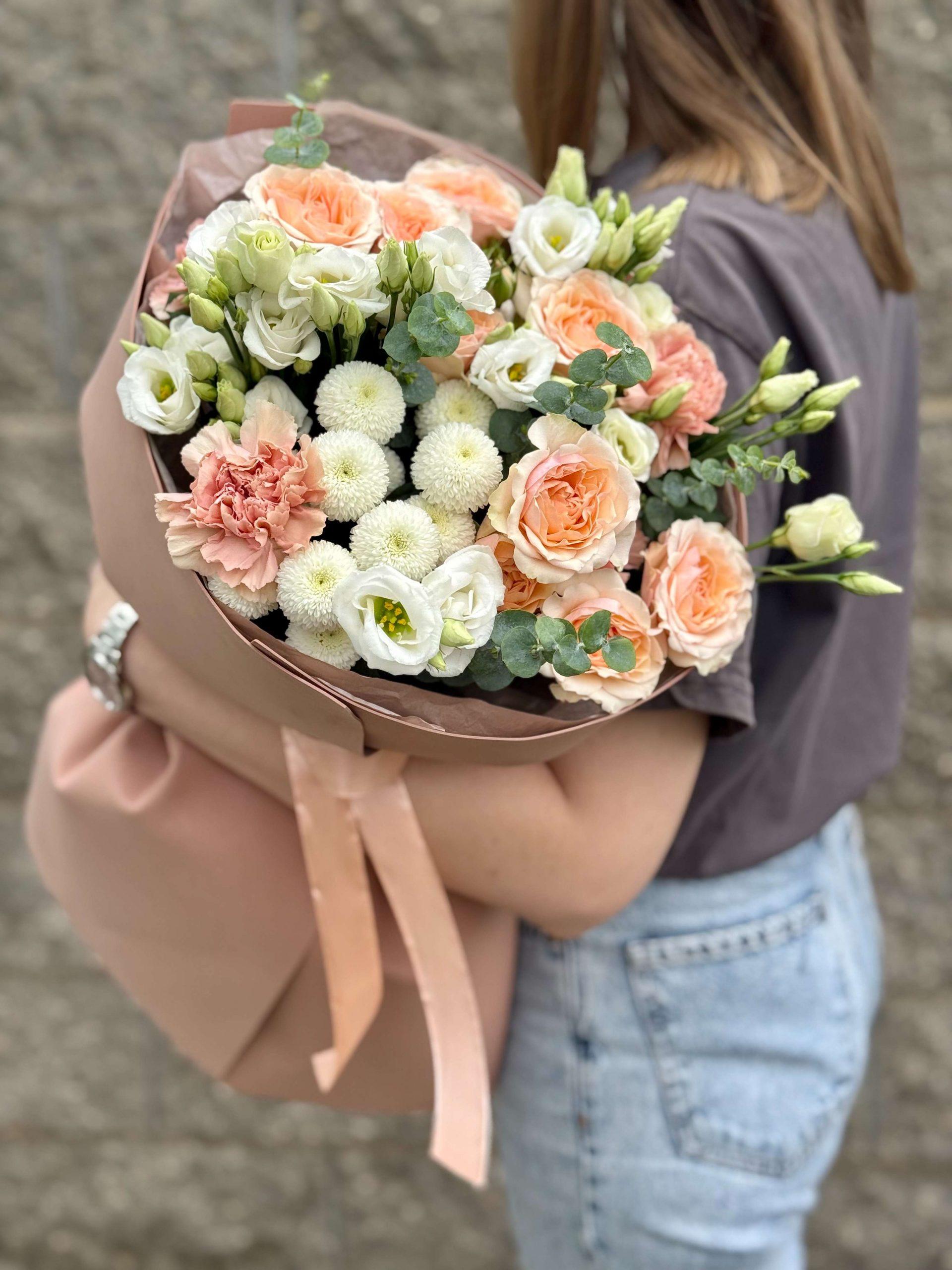 Composite bouquet "Cream mousse"