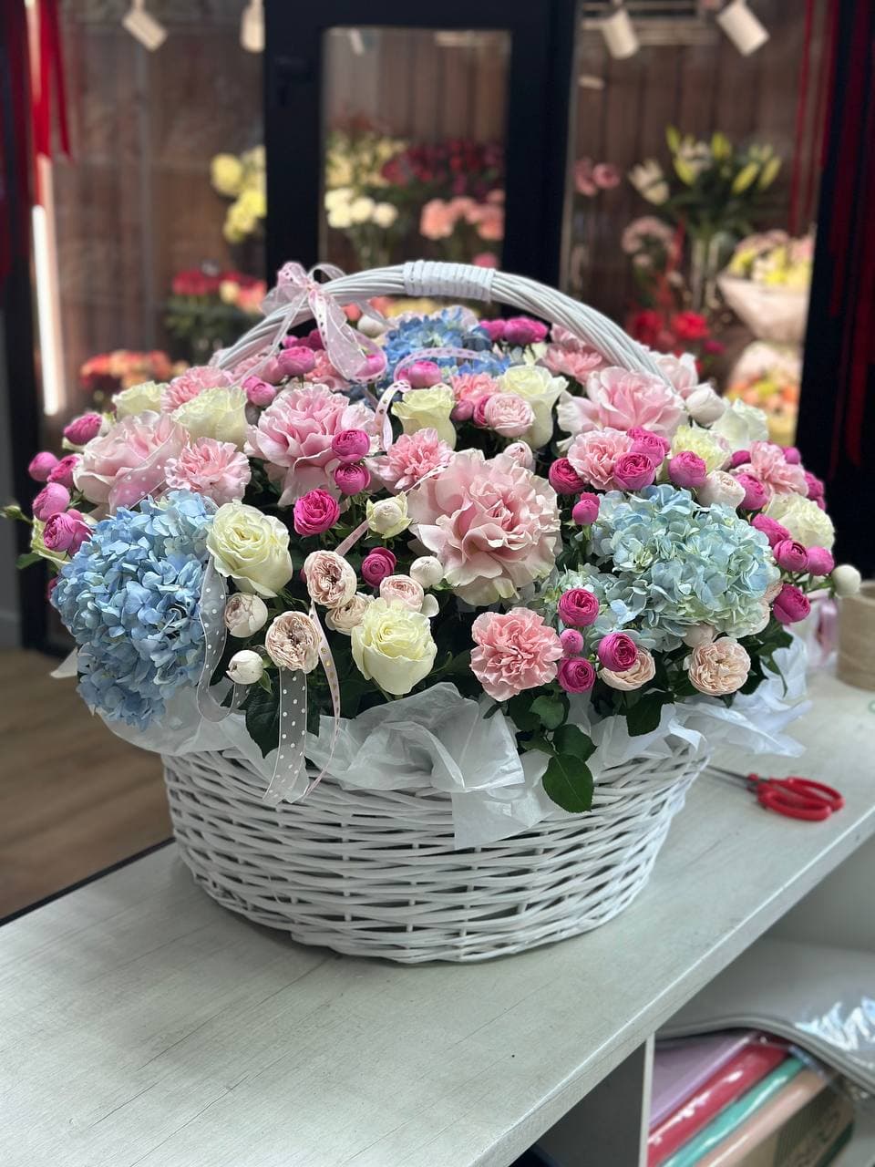 Корзина цветов "Шик"
