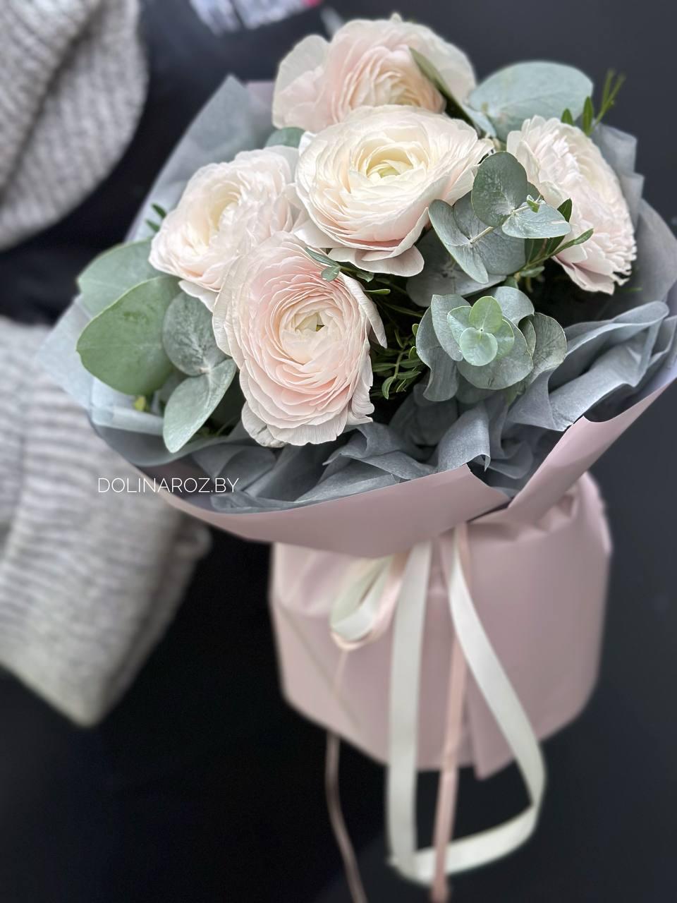 Bouquet of ranunculus "Warmth"