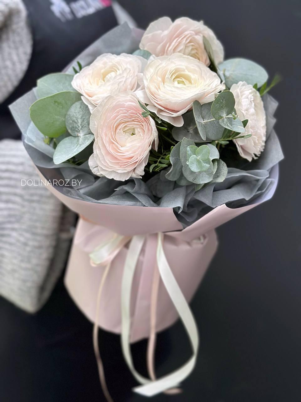 Bouquet of ranunculus "Warmth"