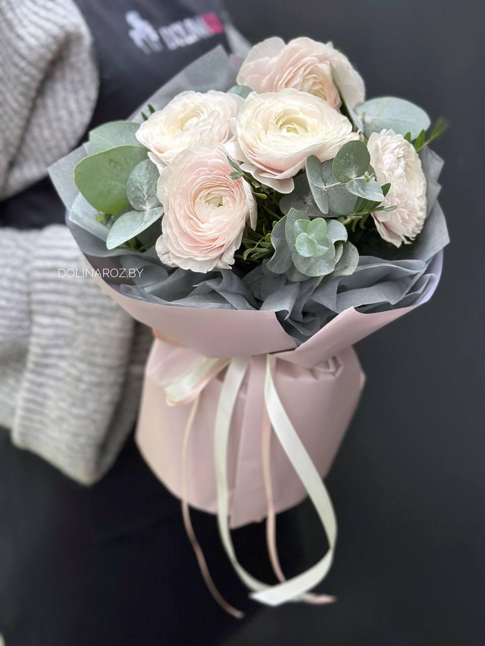 Bouquet of ranunculus "Warmth"