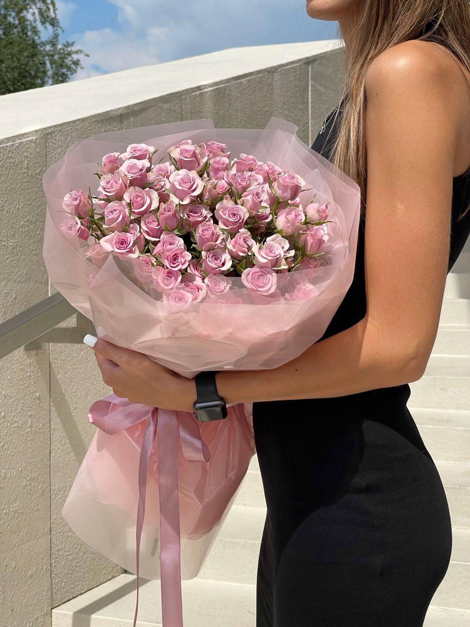 Букет кустовых роз "Лейла 15"