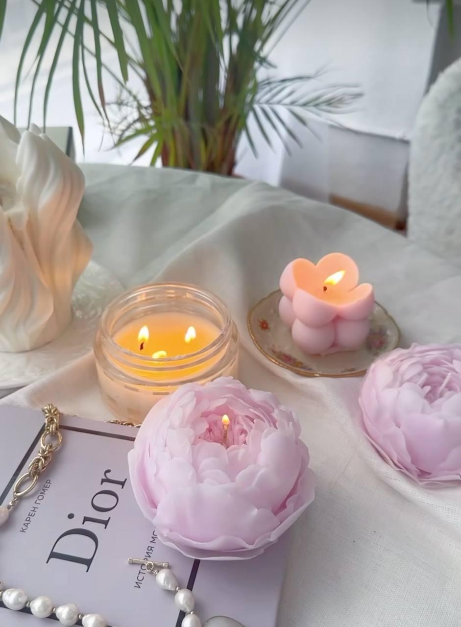 Candle "Peony" (unscented)