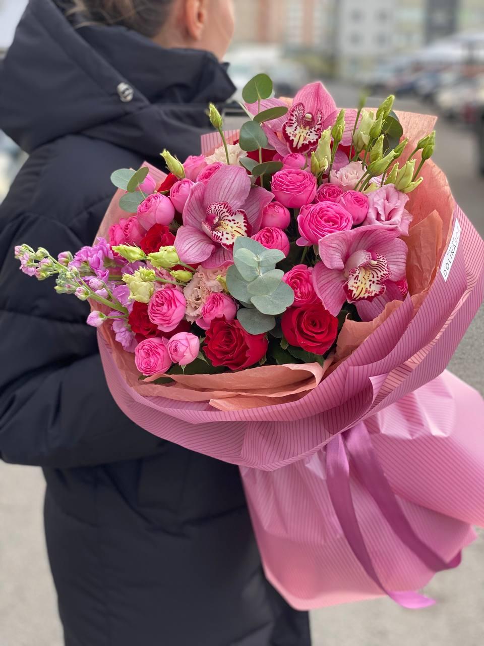 Composite bouquet "Raspberry jam"