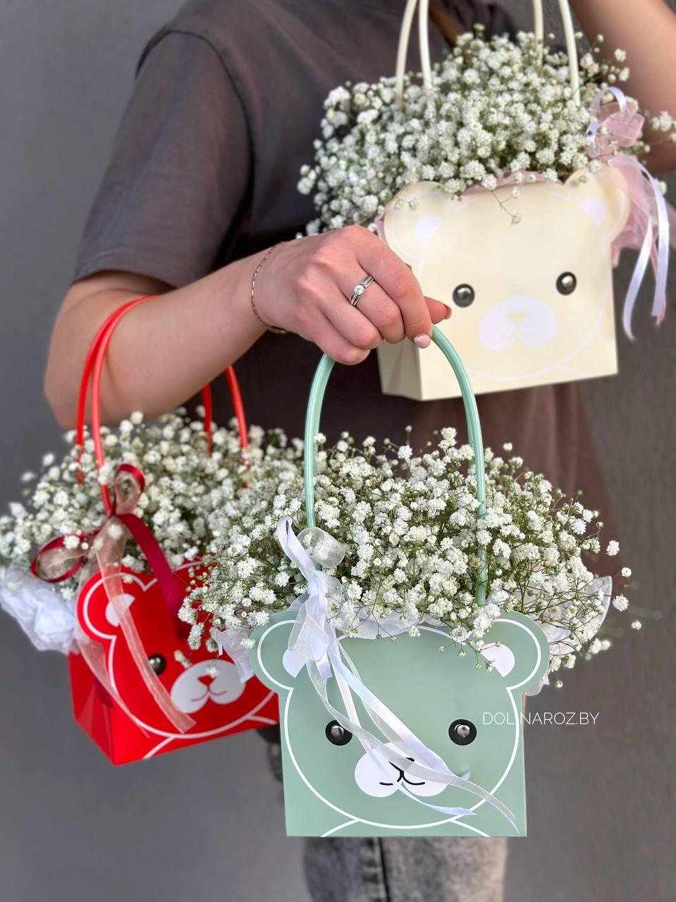 Box of gypsophila "White in pink"