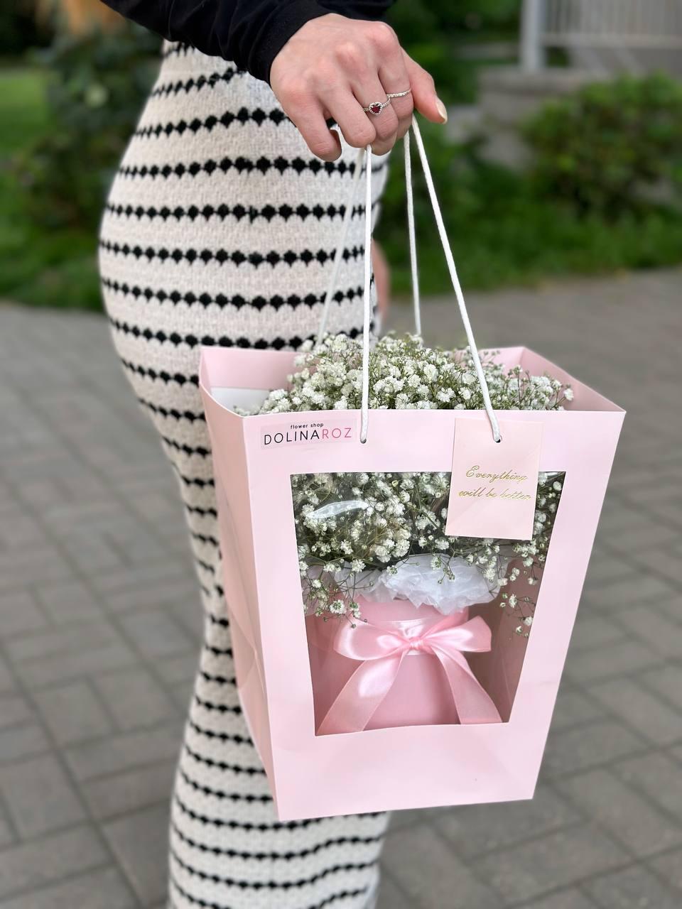 Box of gypsophila "White in pink"