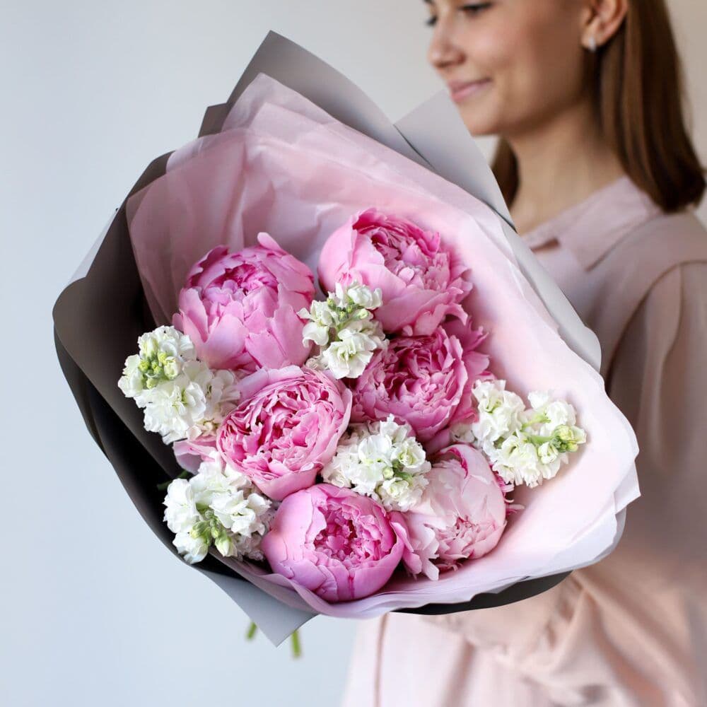 Composite bouquet "Peonies and Matthiola"