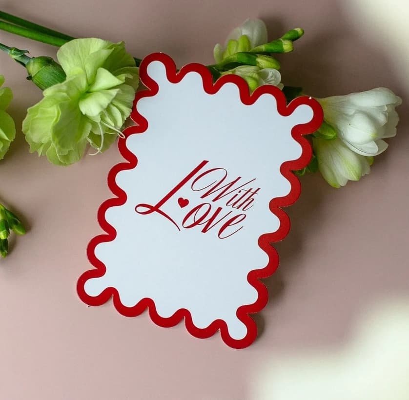 Фотокарточка "With Love. Волнистая"