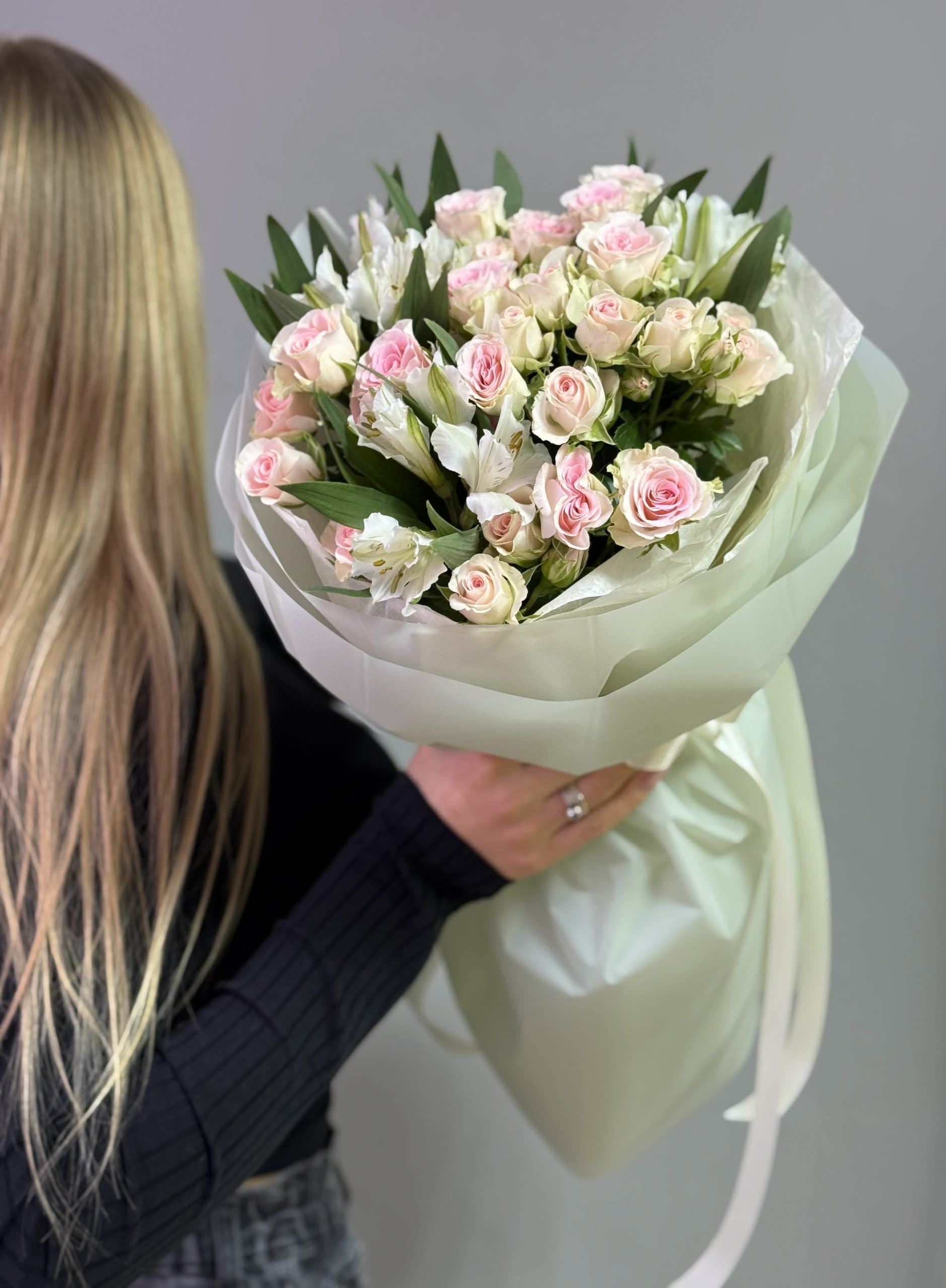 Alstroemeria + Rose Bush "Roxana"