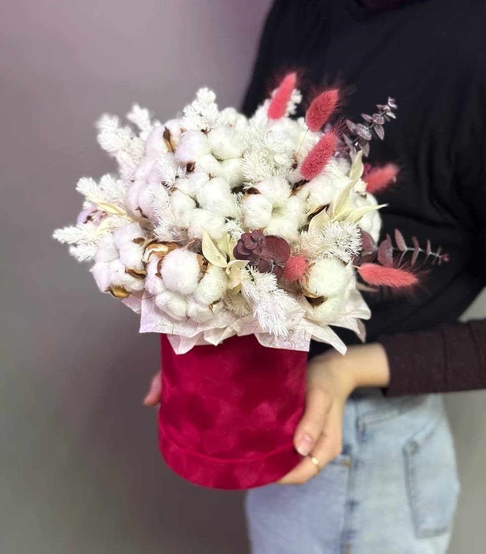 Композиция из стабилизированных цветов и сухоцветов №3