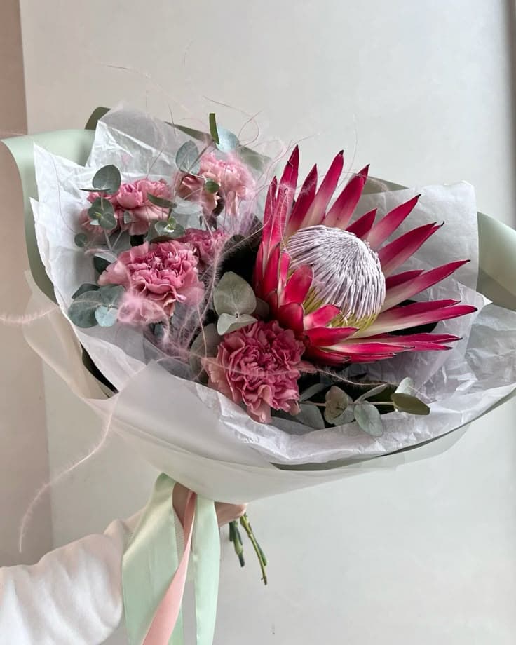 Составной букет "Протея с динатусами"