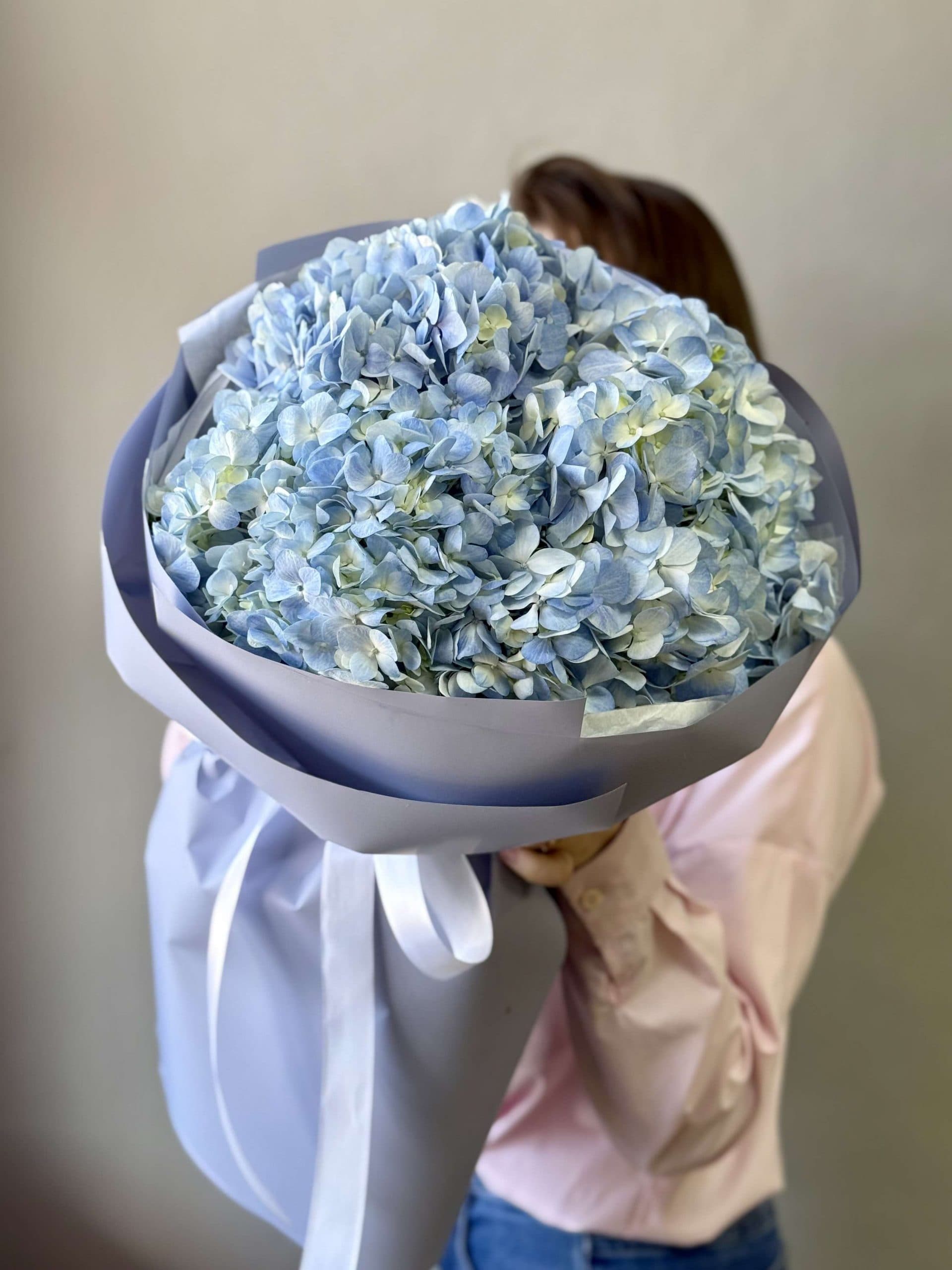 Букет гортензий "3 голубых Колумбия"