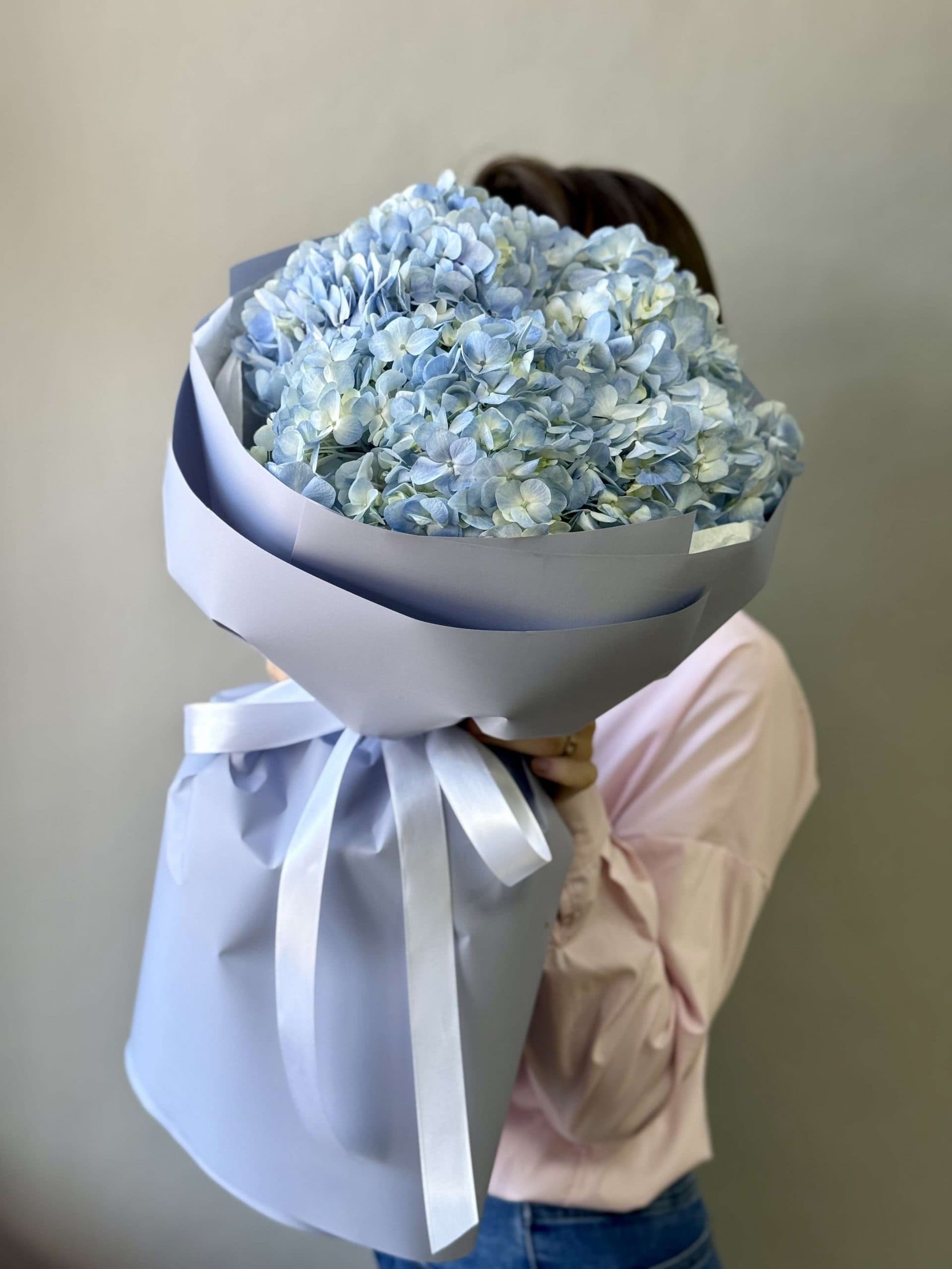 Букет гортензий "3 голубых Колумбия"