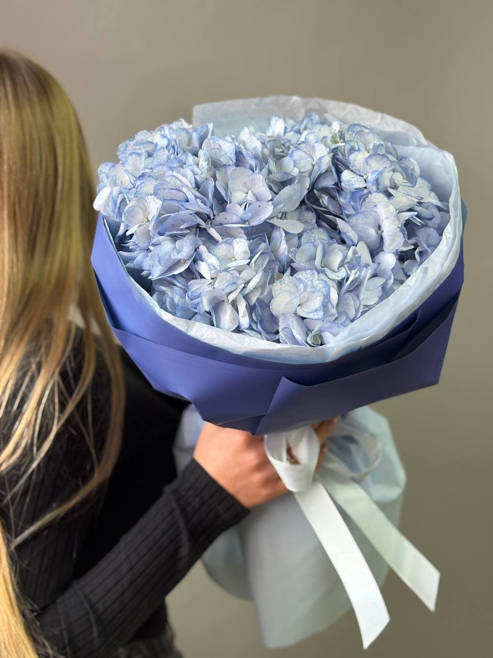 Букет гортензий "3 голубых Колумбия"