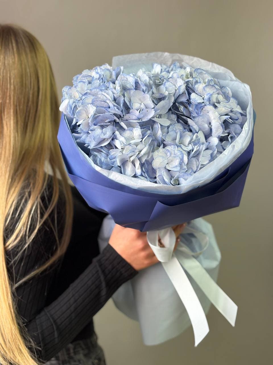 Букет гортензий "3 голубых Колумбия"