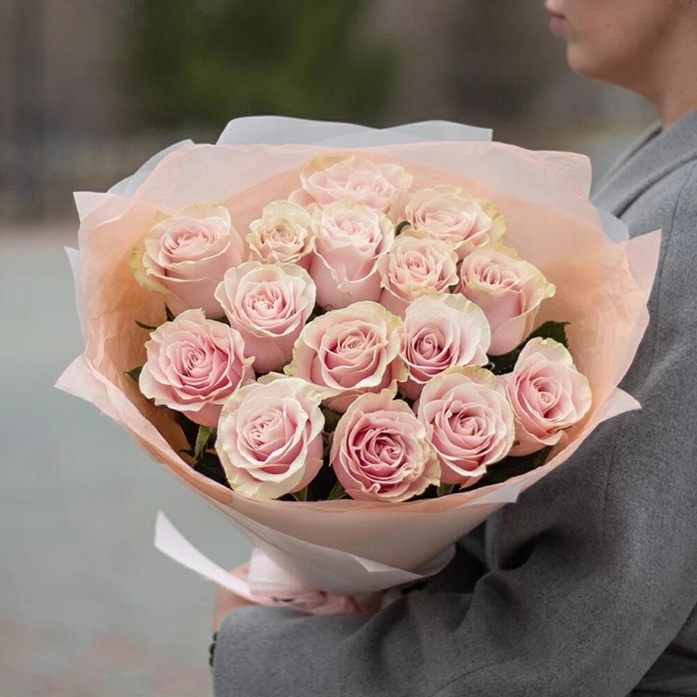 Букет роз "Пинк Мондиаль 15 с оформлением"