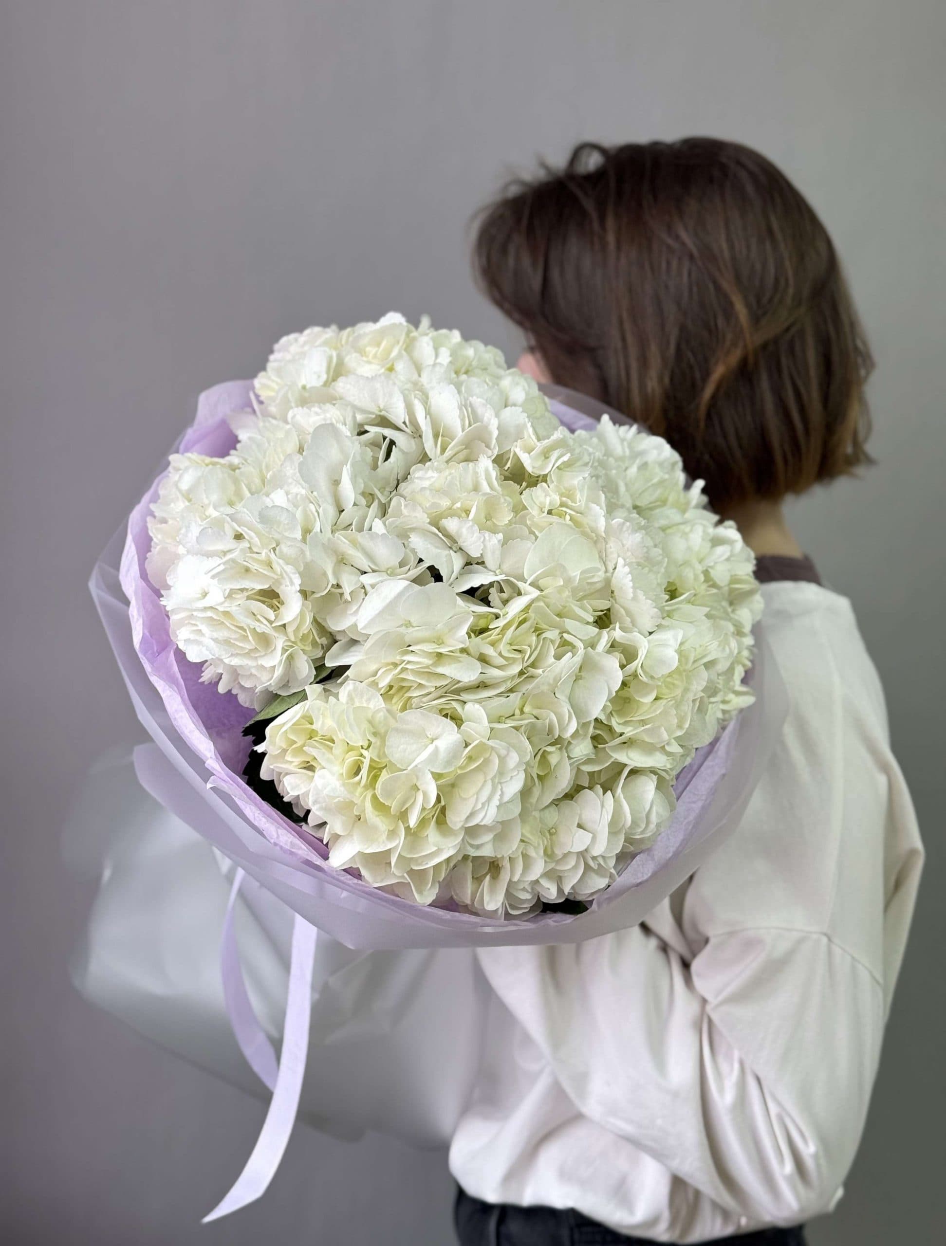 Букет гортензий "5 белых Колумбия"