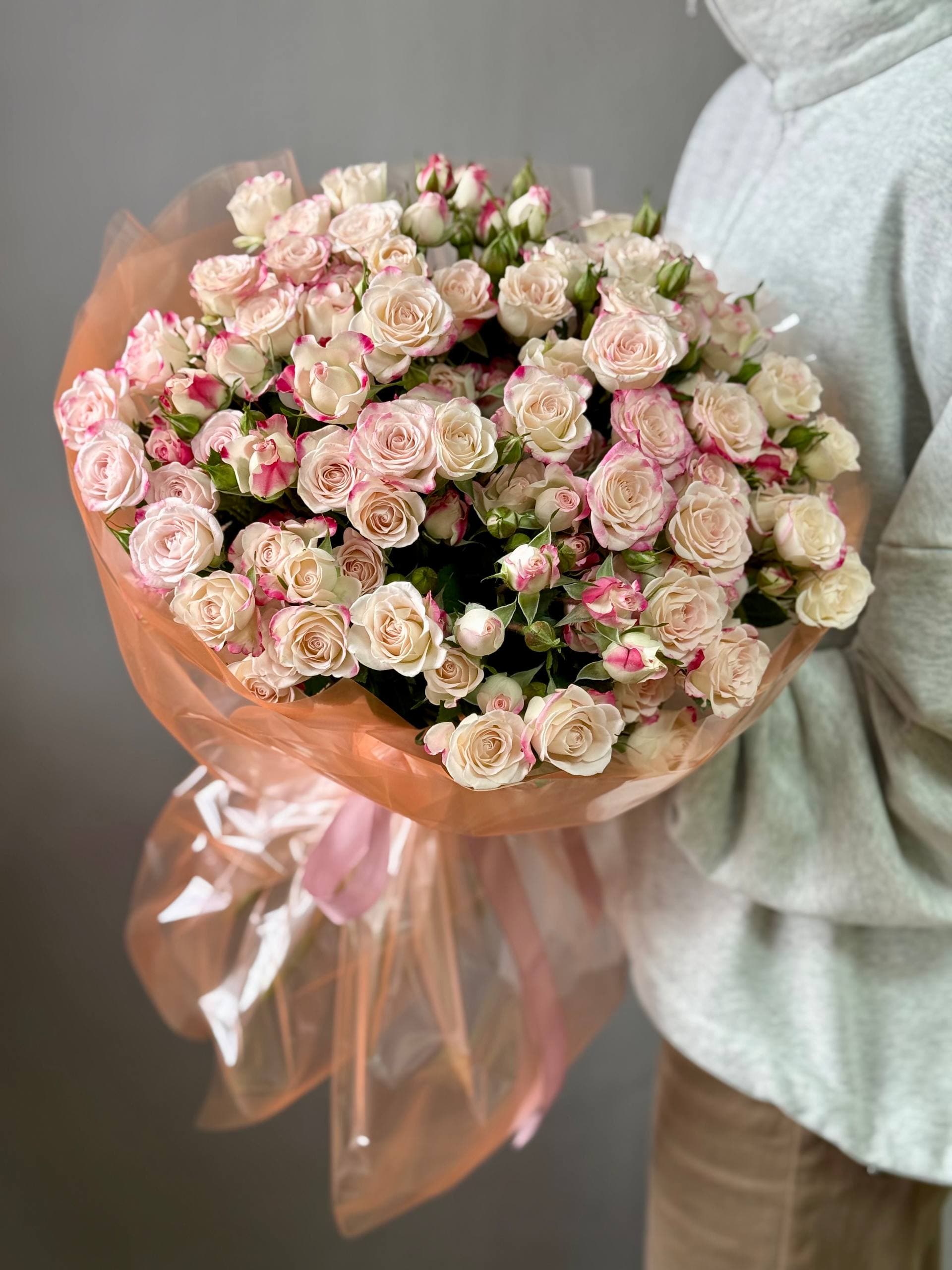 Букет кустовых роз "Рефлекс 21"