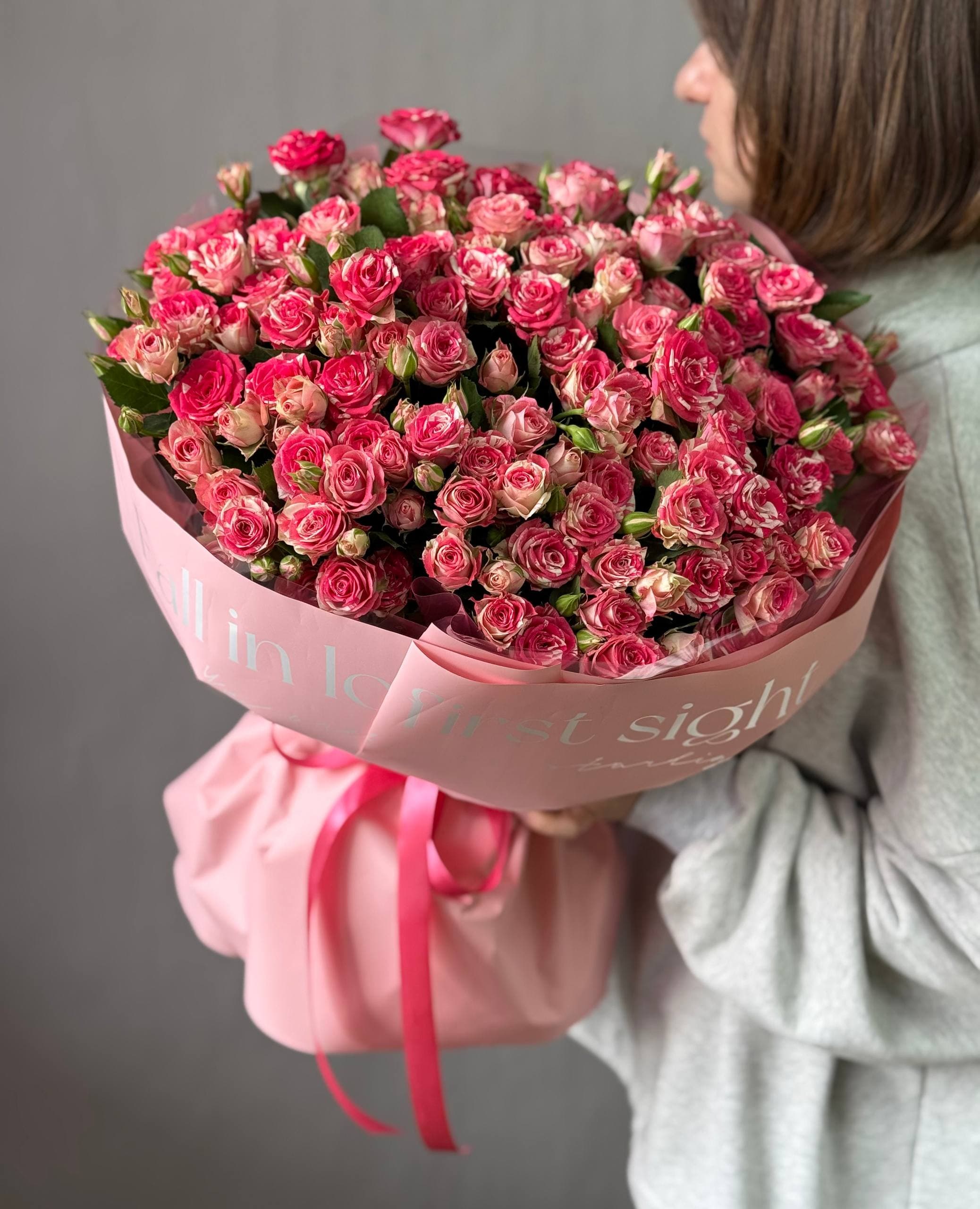 Букет кустовых роз "21 Файер Воркс"