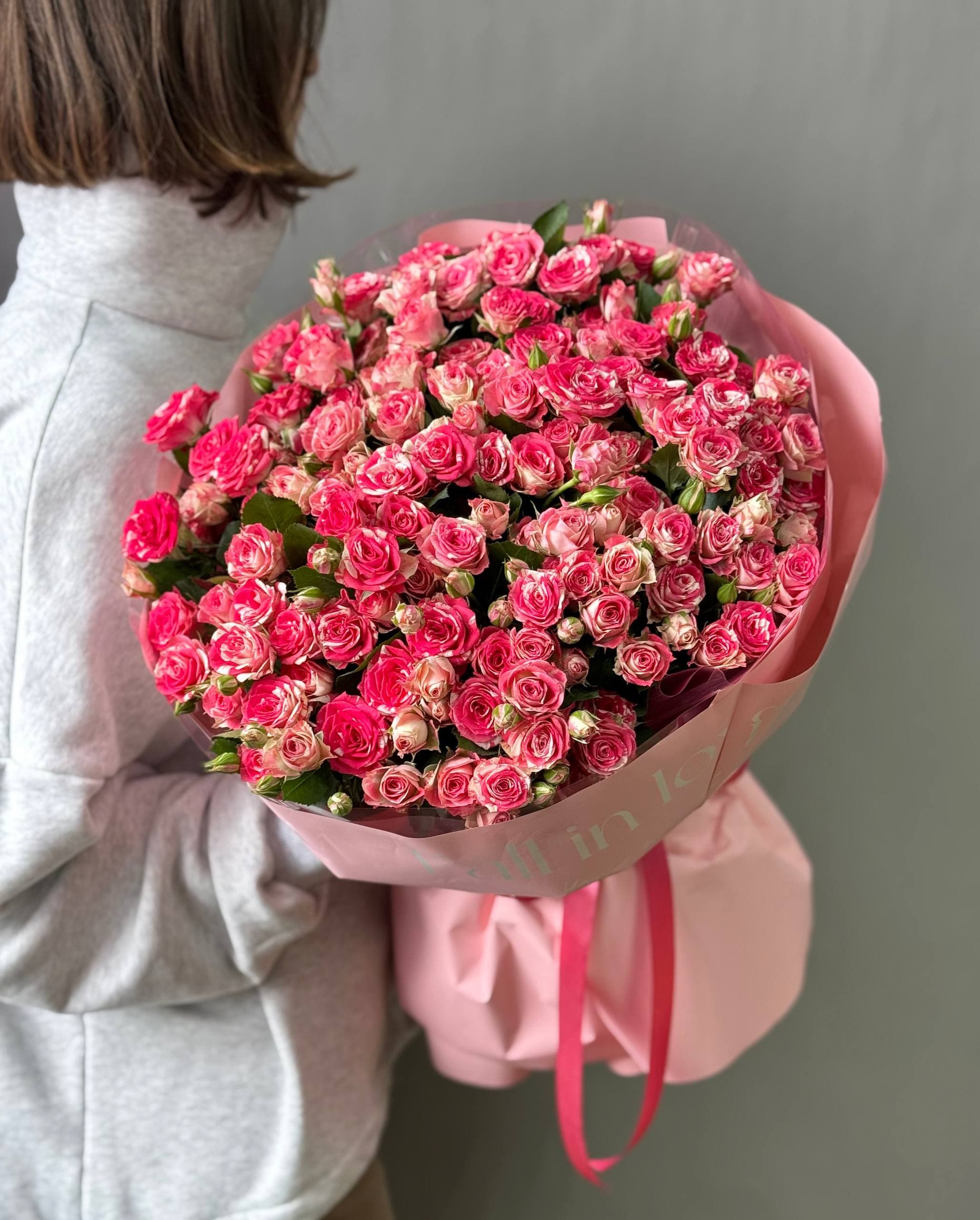 Букет кустовых роз "21 Файер Воркс"