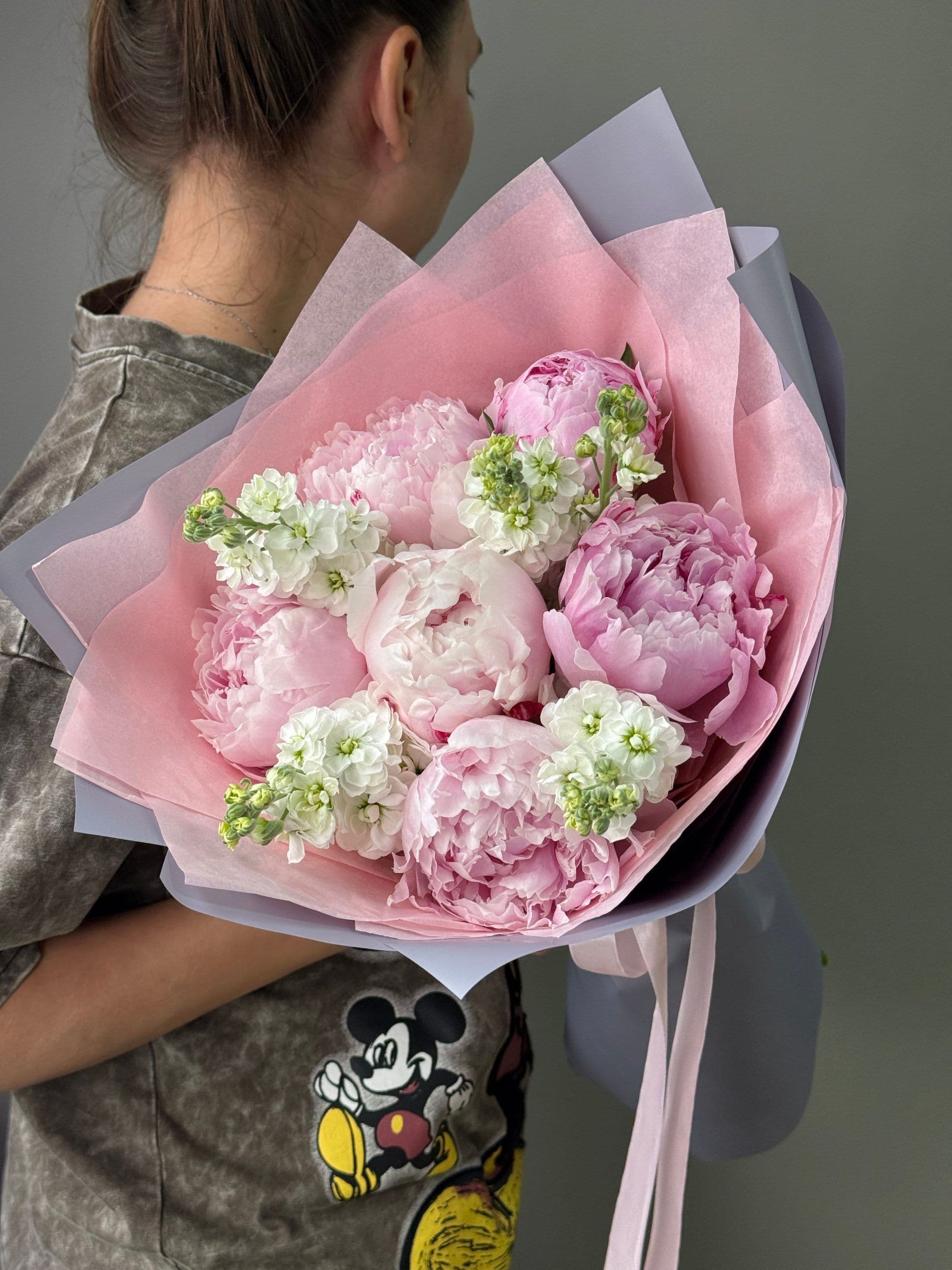 Составной букет "Пионы и маттиола"