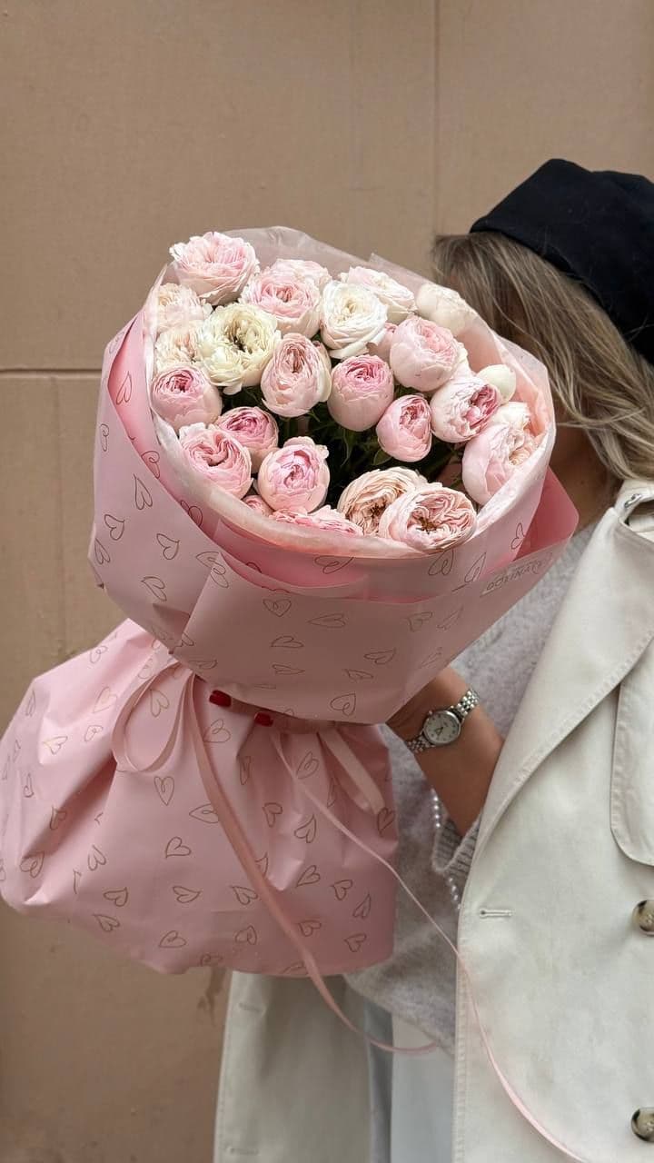 9 peony-shaped bush roses "Wonderful"