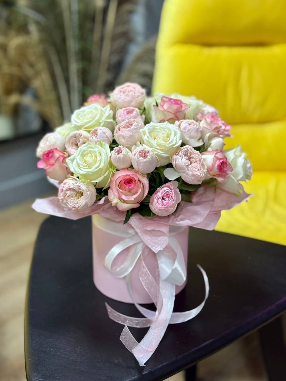 Flower arrangement "Box No. 8"