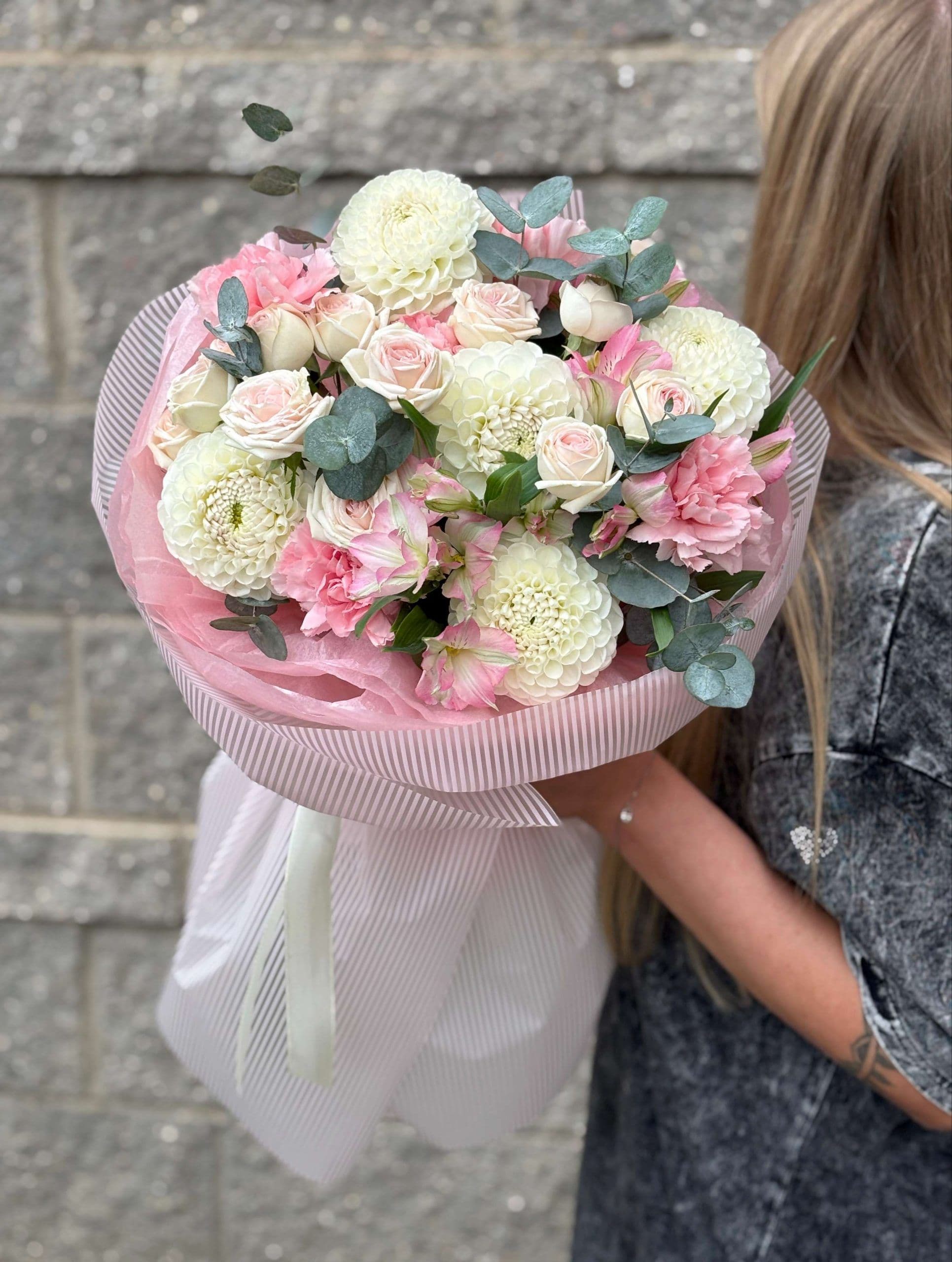 Composite bouquet "Tender marmalade"