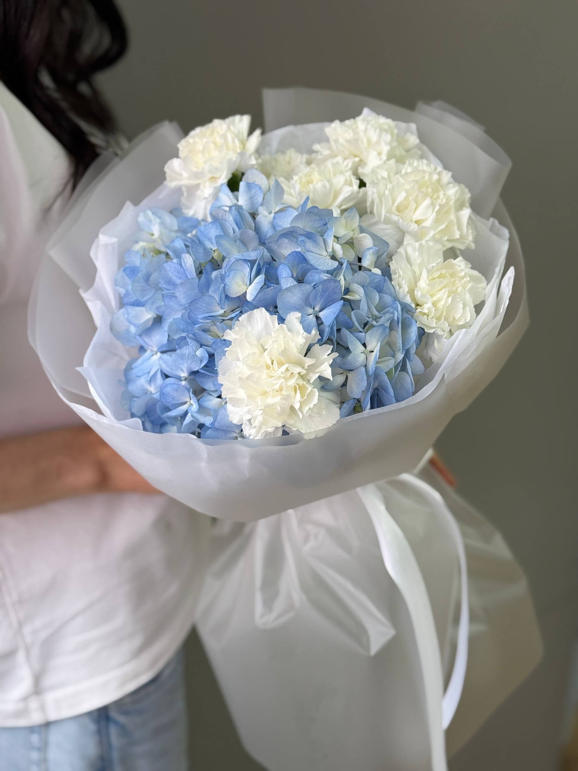 Composite bouquet "Fluids"