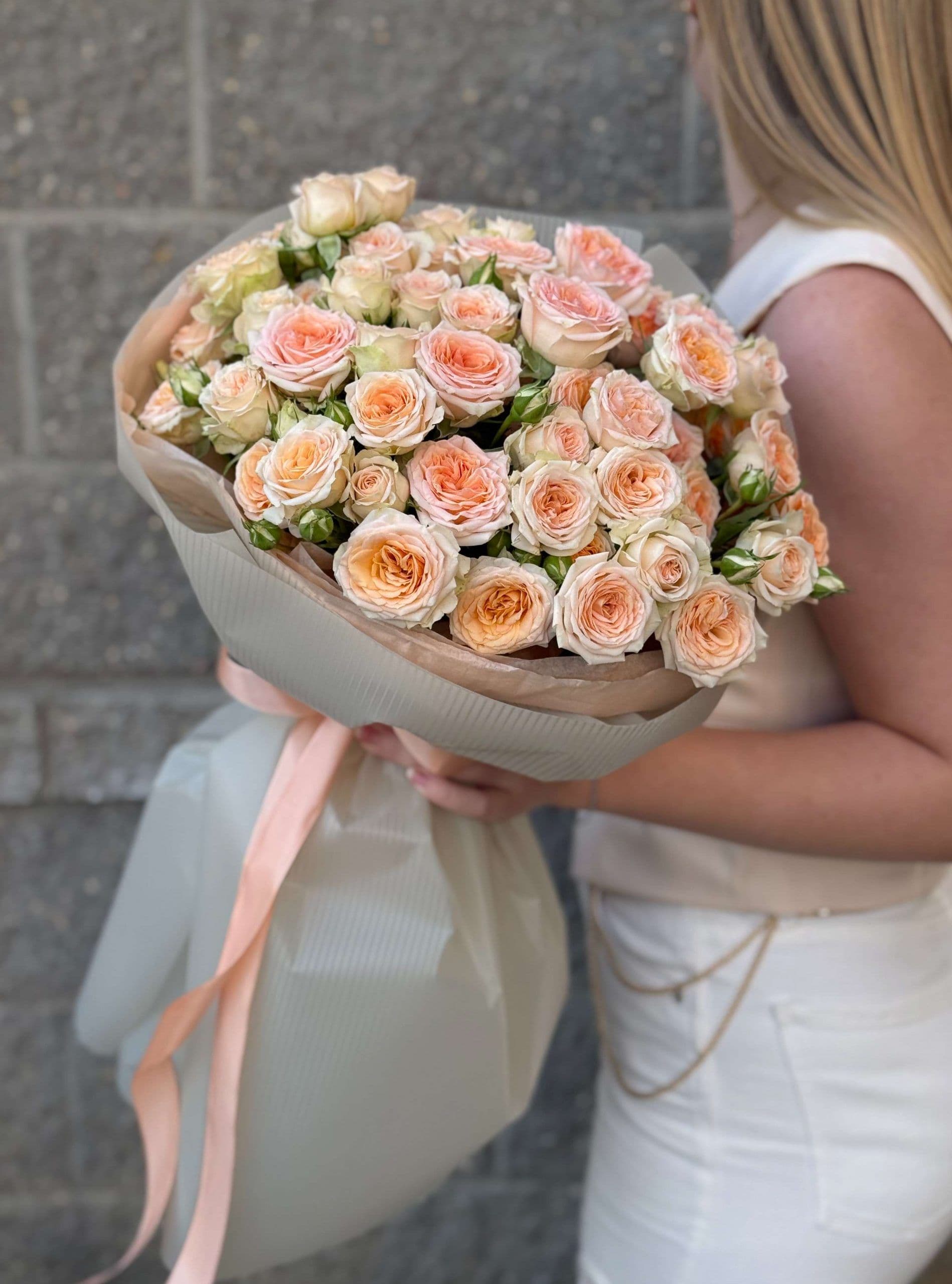 Bouquet of roses "Zemfira"