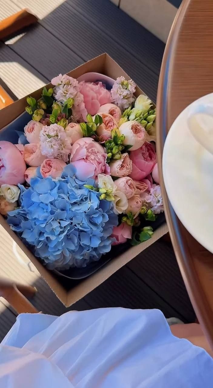 Flower carrier