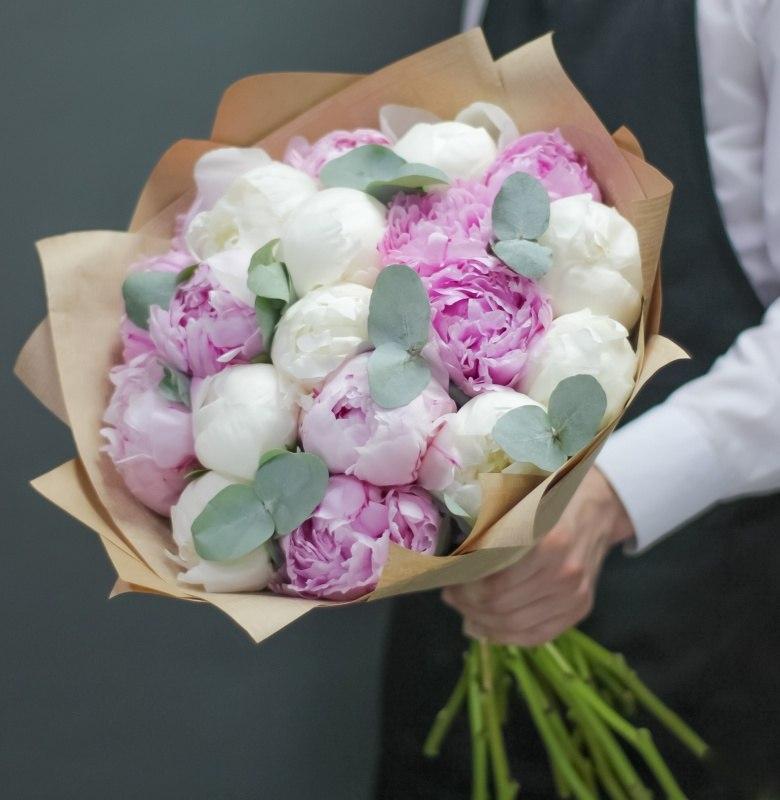 Bouquet of peonies "Calabria"