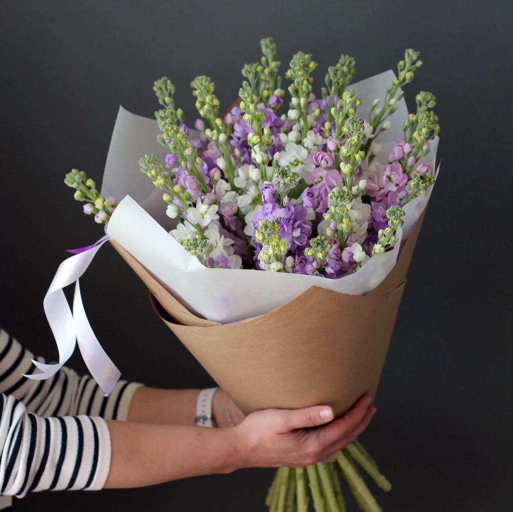 Bouquet of matthiola "Vicky"