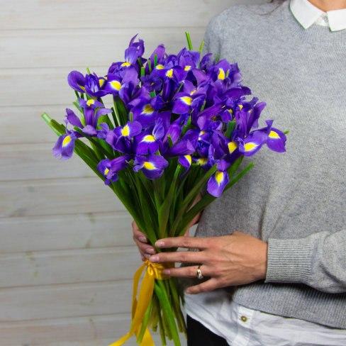 Bouquet of irises "Olivia"