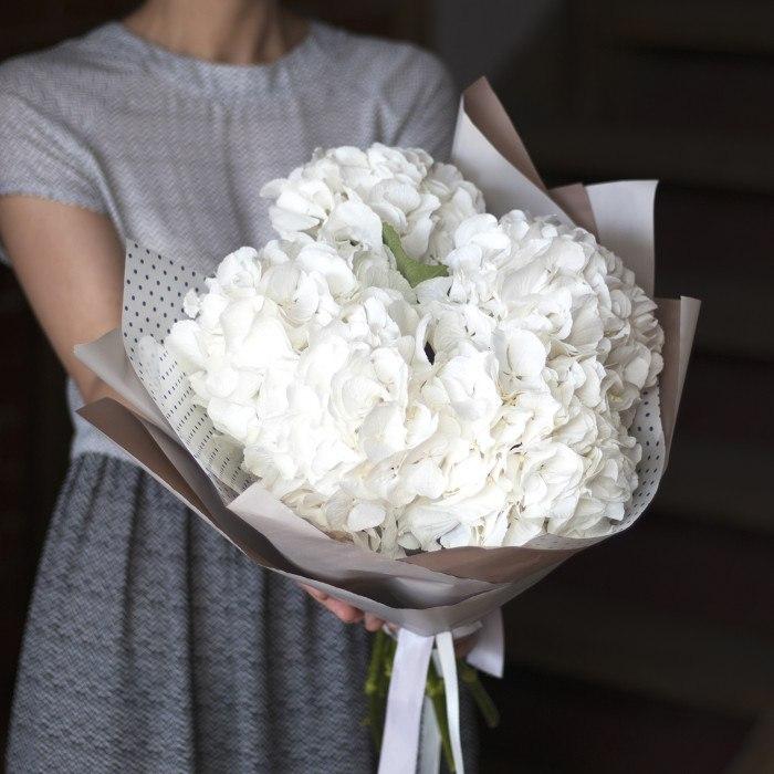 Bouquet of hydrangeas "Amelia"
