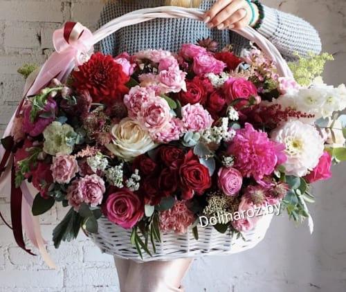 Basket with flowers "For your beloved"