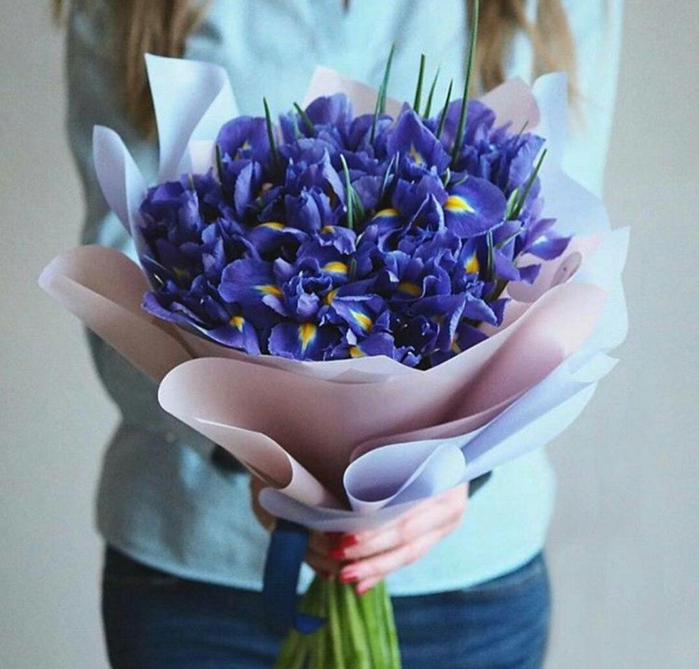 Bouquet of irises "Diana"