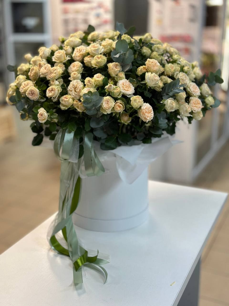 Розы в коробке "Адель"