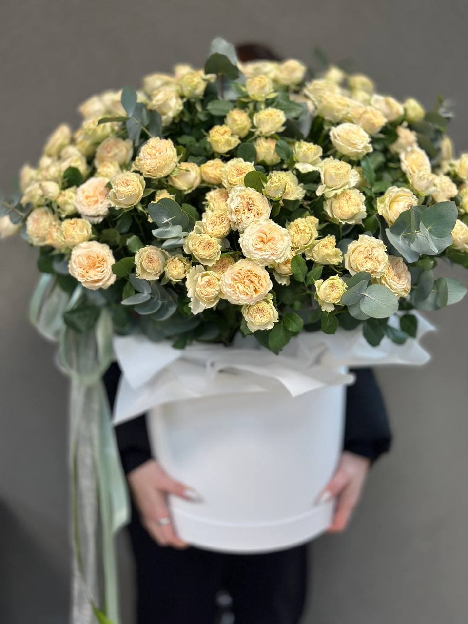 Розы в коробке "Адель"