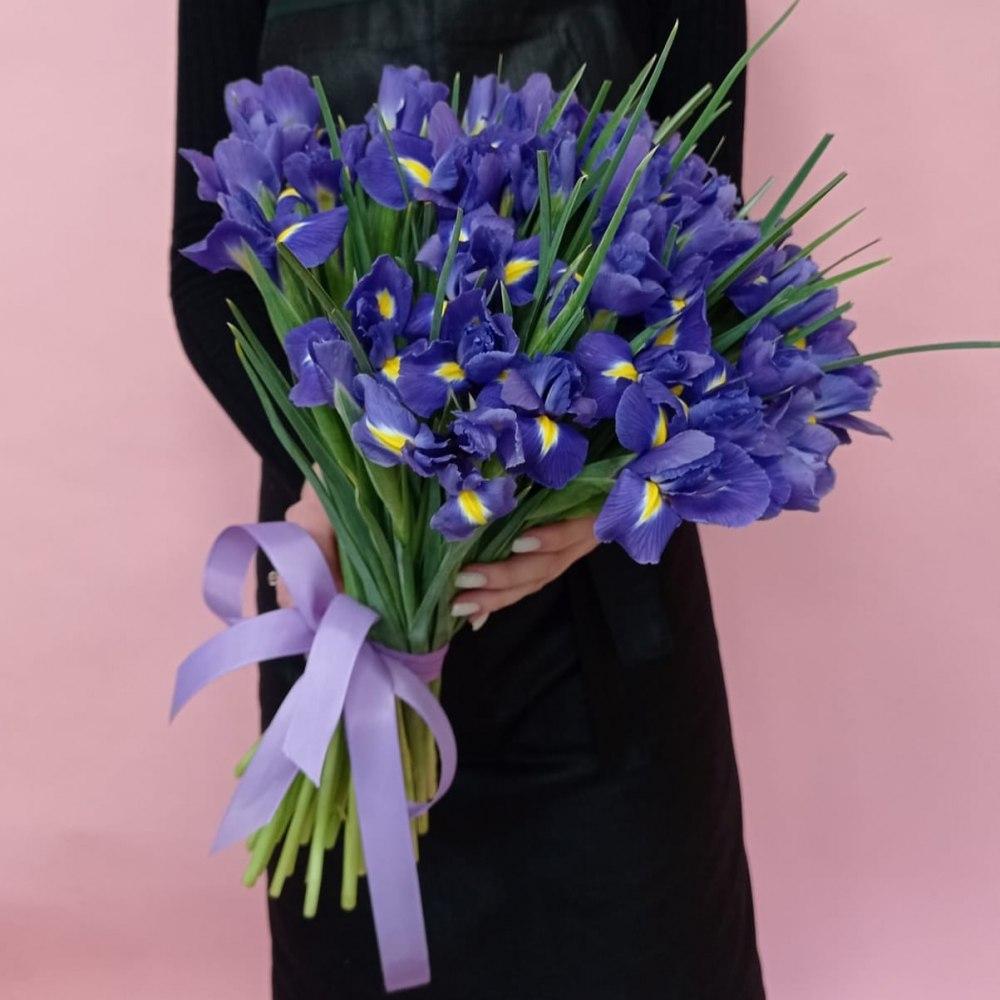 Bouquet of irises "Iriska"